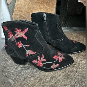 ASH ‘Heidi’ Black Suede Leather Embroidered Bohemian Ankle Booties Size 35/5.